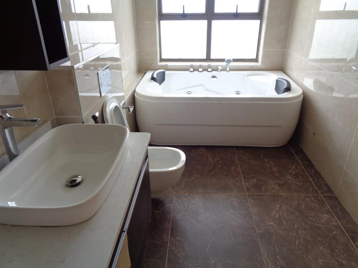 4 Bed Apartment with En Suite in General Mathenge - 6