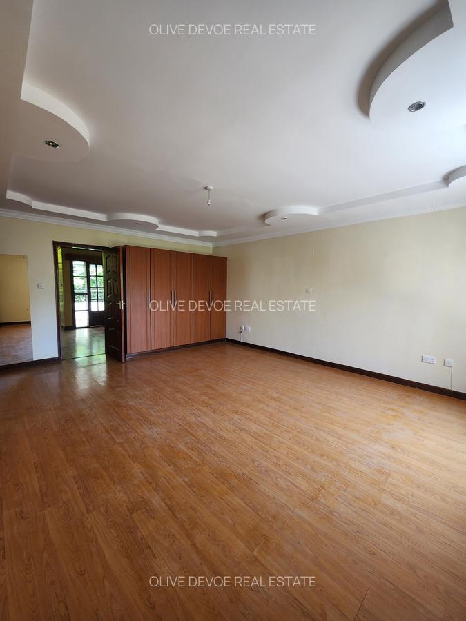 4 Bed Townhouse with En Suite in Lavington - 12
