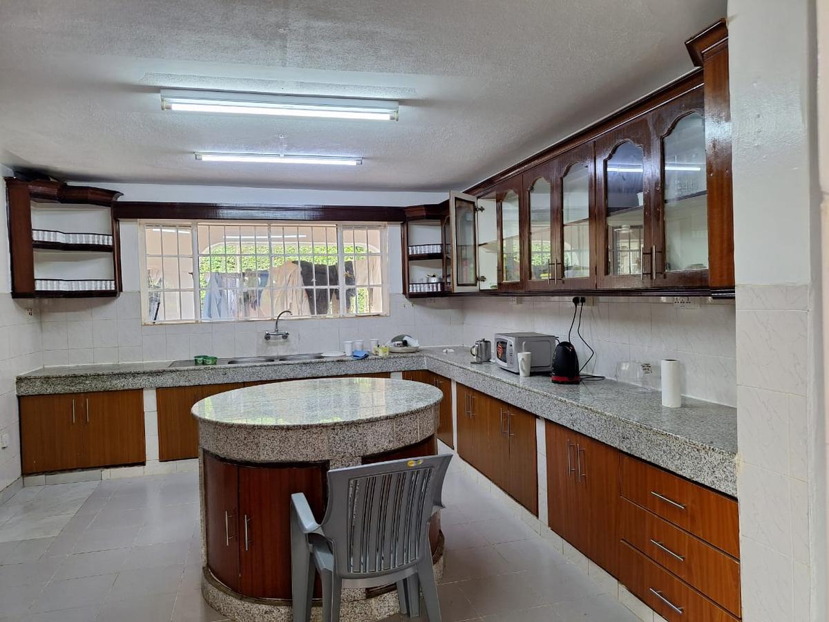 5 Bed House with En Suite in Runda - 15