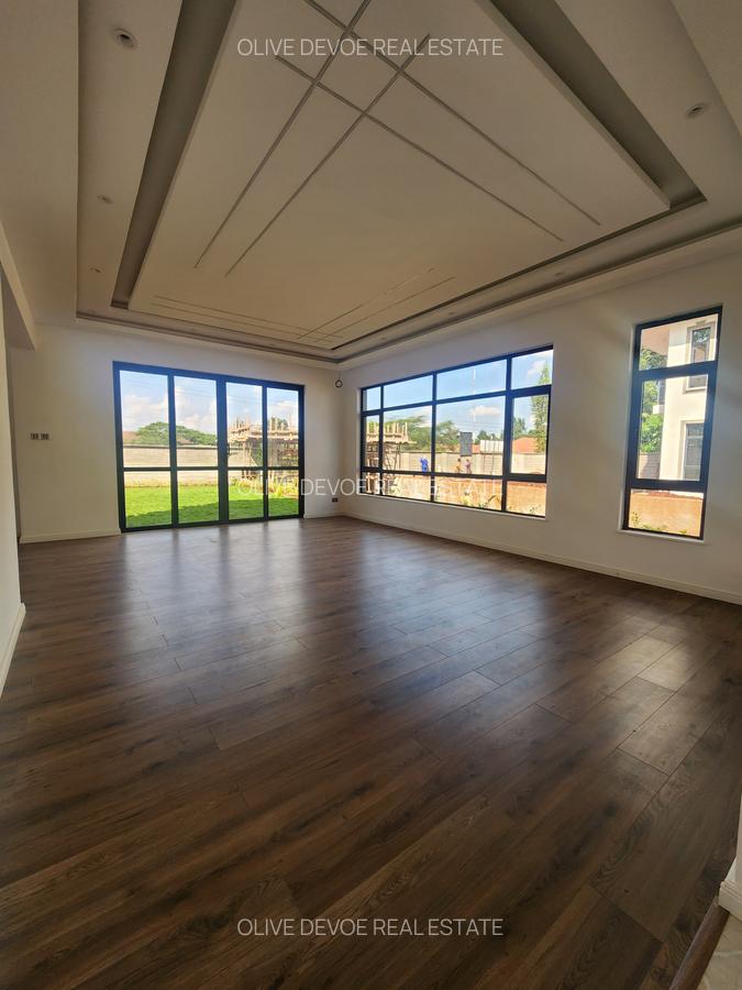 5 Bed Villa with En Suite in Lavington - 4