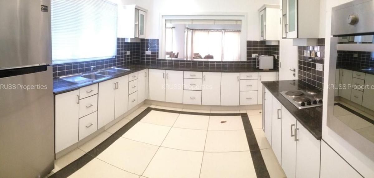 3 Bed Apartment with En Suite at As110 - 9