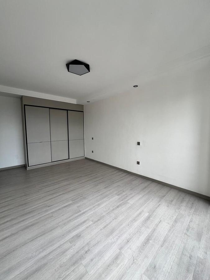 2 Bed Apartment with En Suite in Kilimani - 8