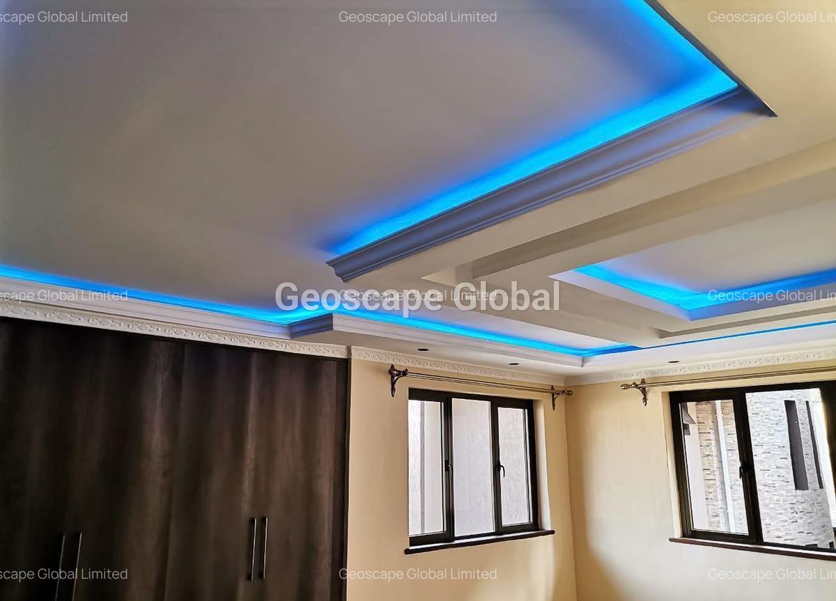 5 Bed Townhouse with En Suite in Lavington - 2