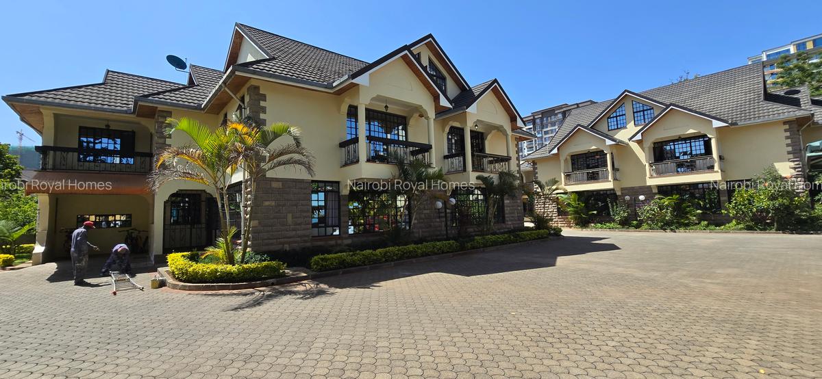 5 Bed Townhouse with En Suite at Lavington Road - 2