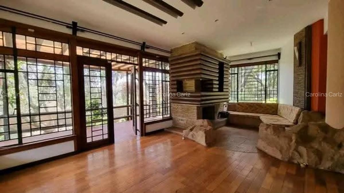 5 Bed House with En Suite in Lake View - 3