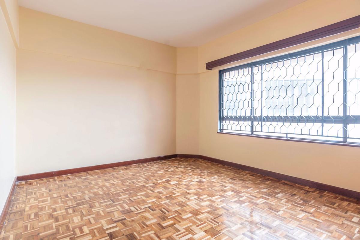 3 Bed Apartment with En Suite in Westlands Area - 11