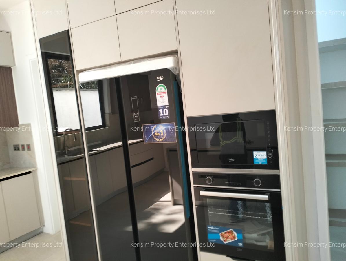 5 Bed Townhouse with En Suite in Lavington - 7