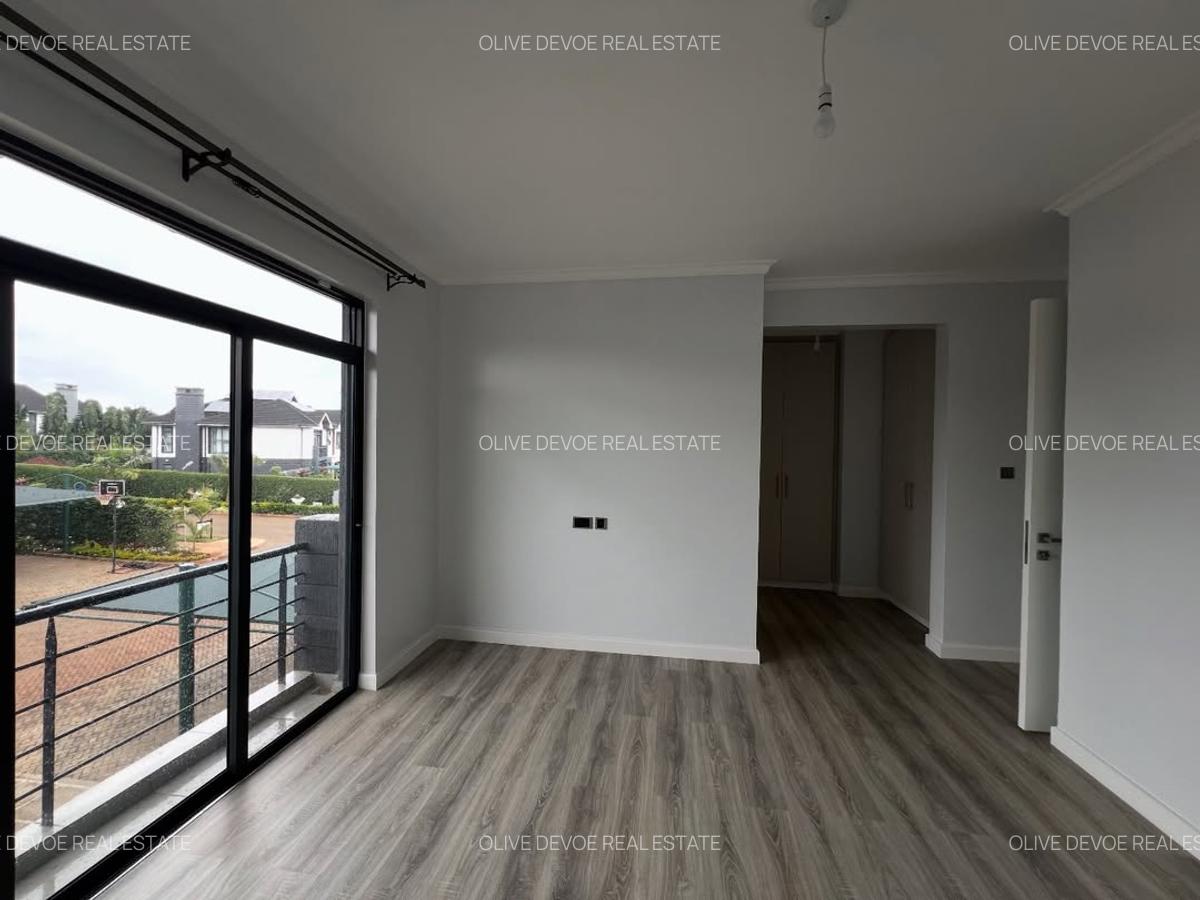 5 Bed Villa with En Suite in Runda - 13