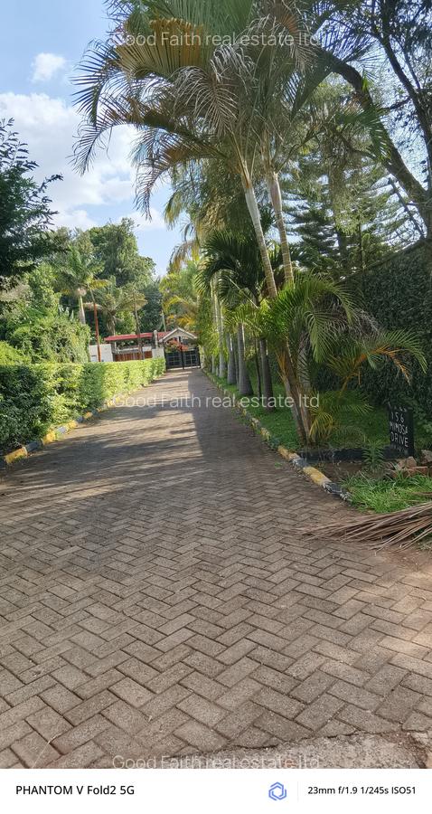 5 Bed House with En Suite in Runda - 3