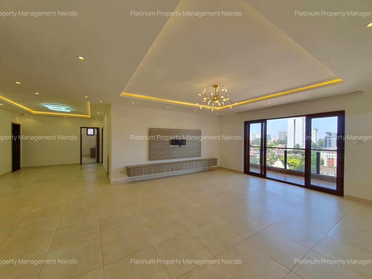 4 Bed Apartment with En Suite at 2Nd Parklands Avenue - 1