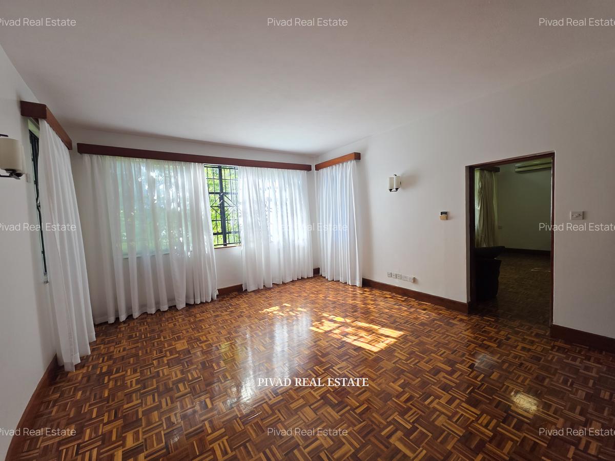 4 Bed House with Garden in Runda - 8