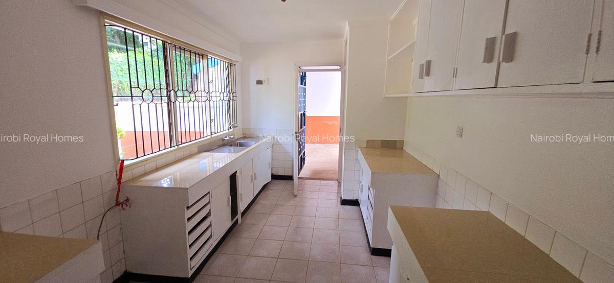 4 Bed Townhouse with En Suite at Lavington Road - 3
