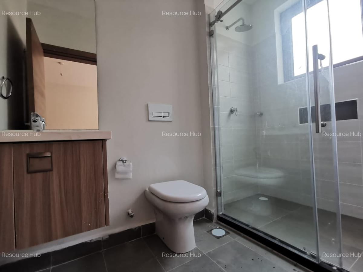 5 Bed Townhouse with En Suite at Lavington Green - 17