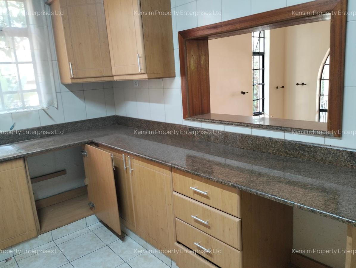 4 Bed Townhouse with En Suite in Lavington - 6