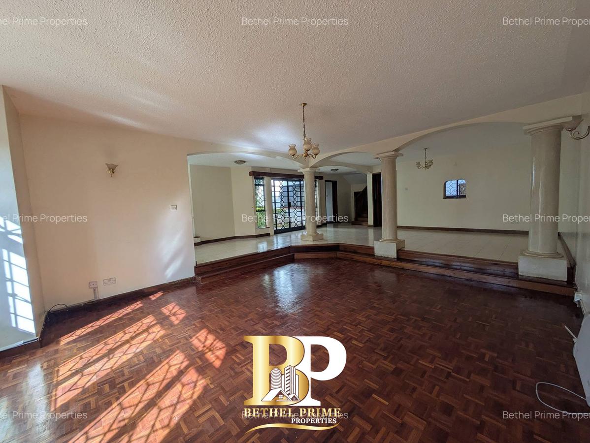 5 Bed Townhouse with En Suite in Spring Valley - 10