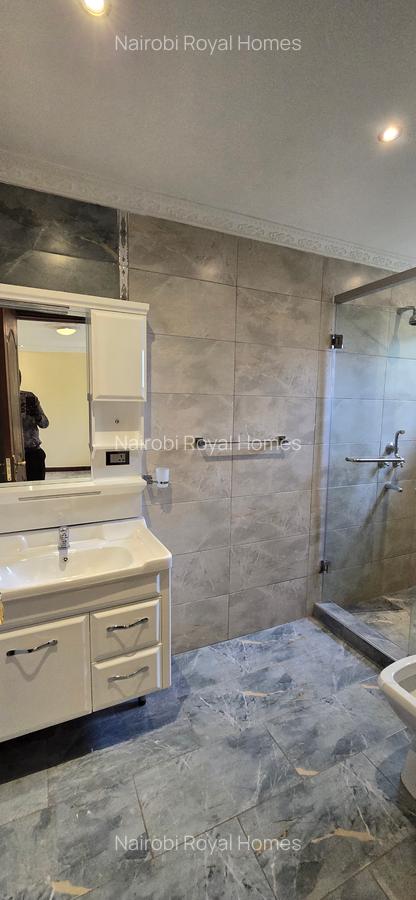 5 Bed Townhouse with En Suite at Lavington Green - 19