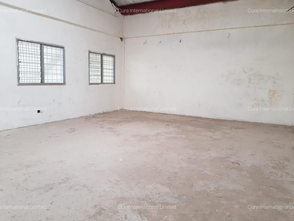 0.9882 ft² Warehouse with Parking in Industrial Area - 3