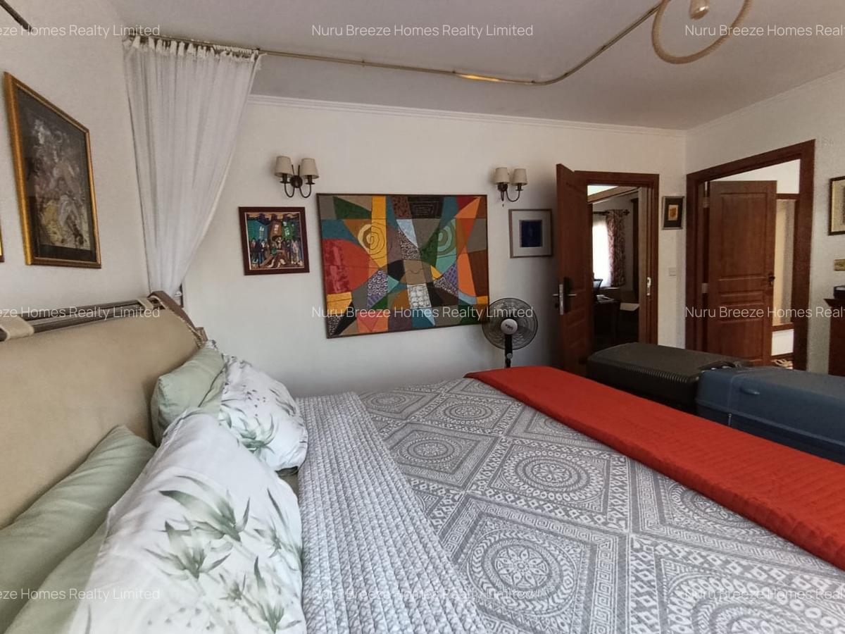 3 Bed Townhouse with En Suite in Ridgeways - 5