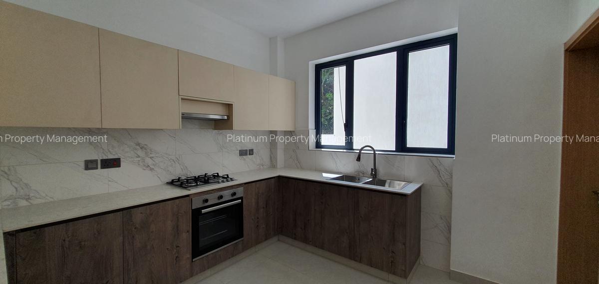 3 Bed Apartment with En Suite at Brookside - 3