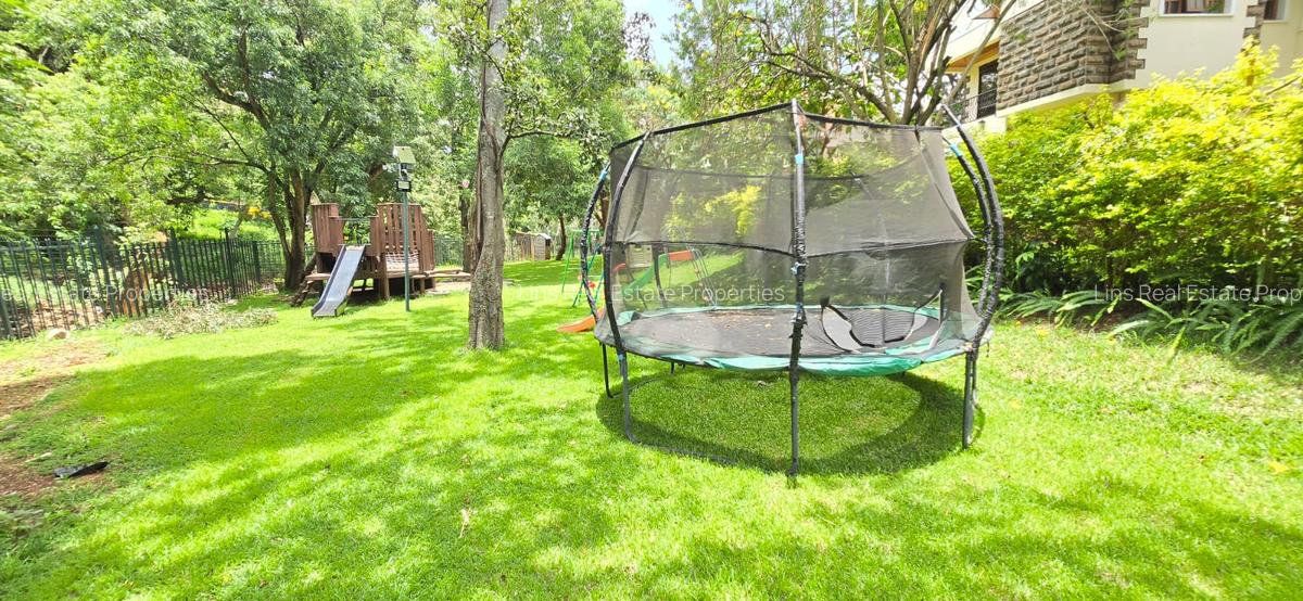 4 Bed Townhouse with En Suite in Lavington - 17