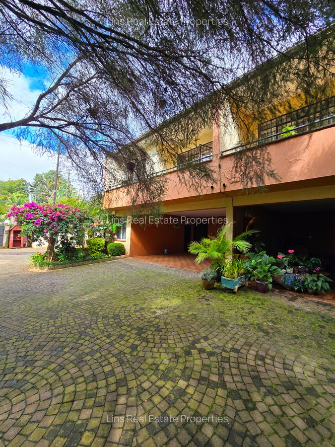 5 Bed Townhouse with En Suite in Brookside - 19