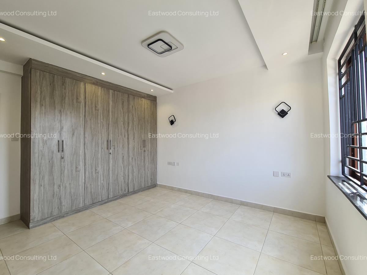 4 Bed Apartment with En Suite at Swami Bapa Road - 10