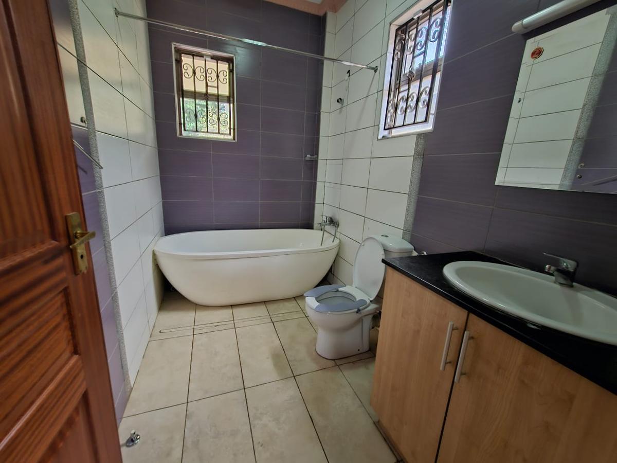 4 Bed Townhouse with En Suite in Westlands Area - 12