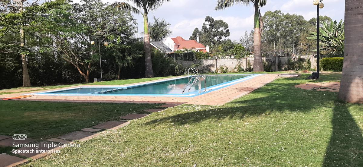 4 Bed Townhouse with Swimming Pool in Ridgeways - 5