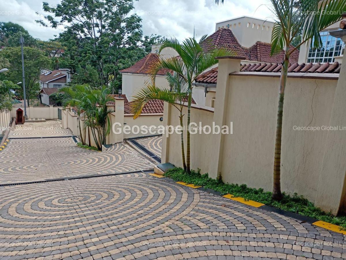 4 Bed House with En Suite in Kyuna - 1