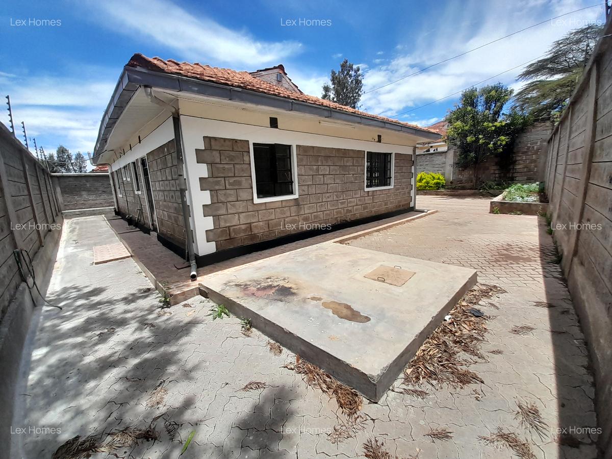 3 Bed House with En Suite at Rimpa Road - 16