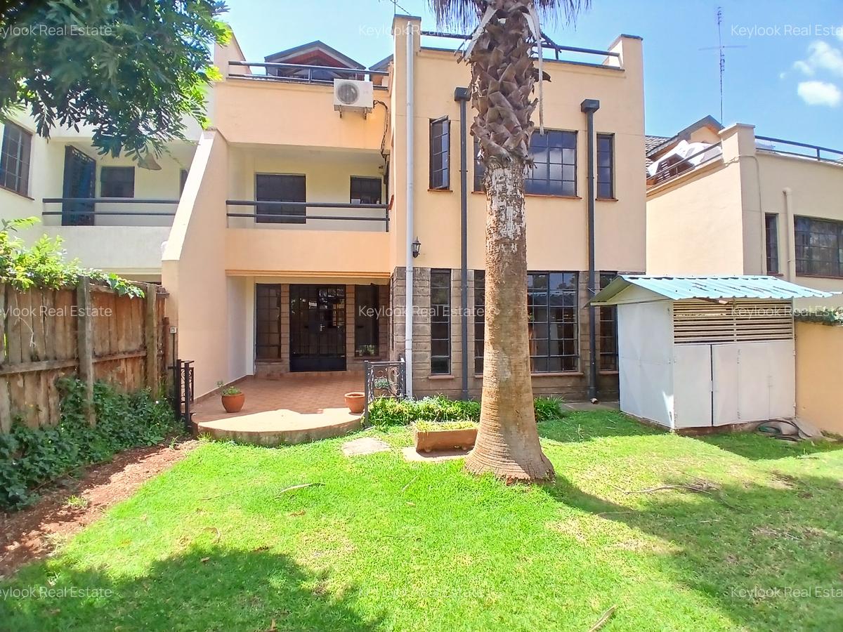 5 Bed Townhouse with En Suite at Lavington - 3