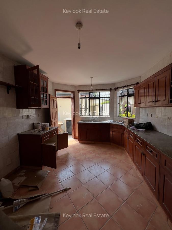 4 Bed Townhouse with En Suite at Lavington Green - 8