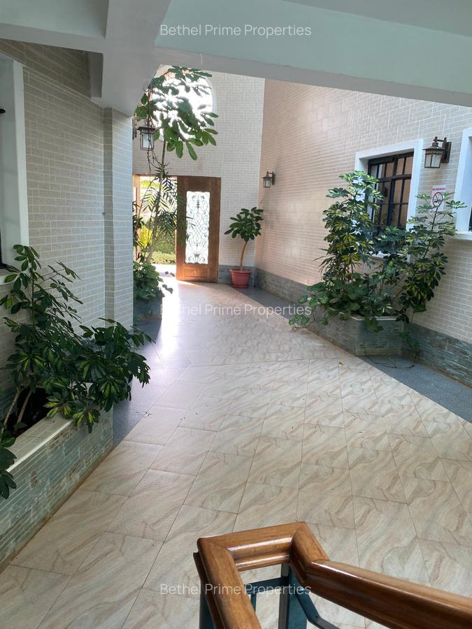 Serviced 2 Bed Apartment with En Suite in Nyari - 2