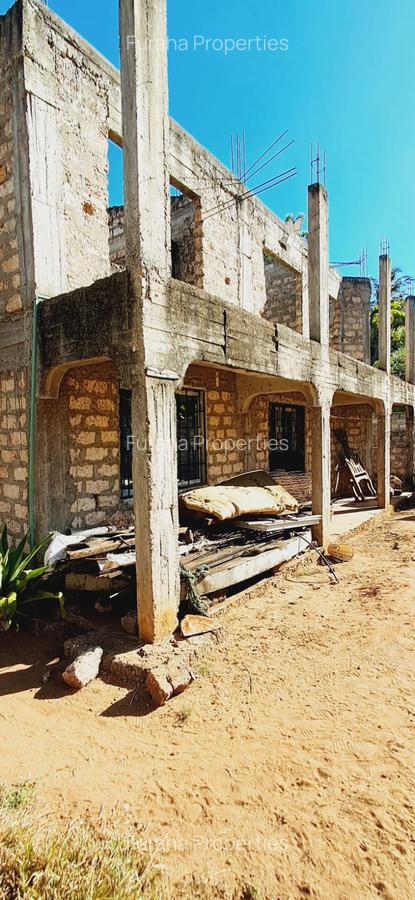 5 Bed House in Kikambala - 1