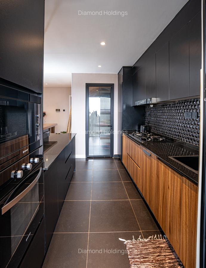 3 Bed Apartment with En Suite at Brookside - 3