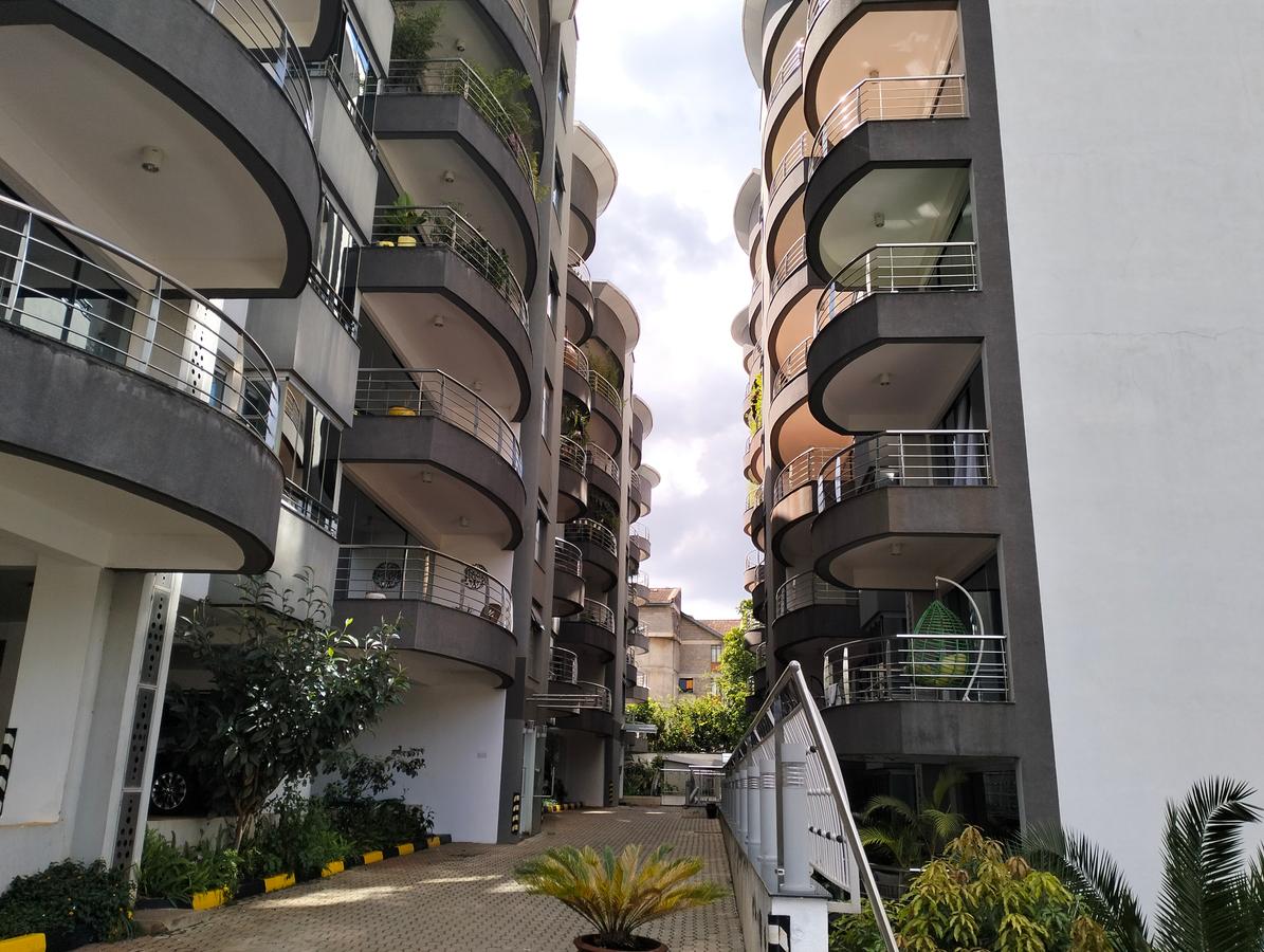 3 Bed Apartment with En Suite in Westlands Area - 4