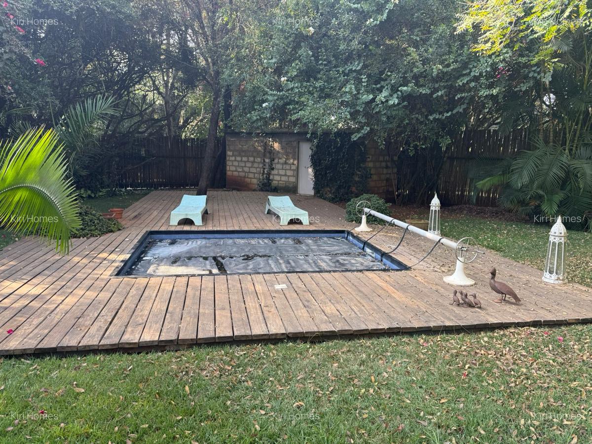 6 Bed Townhouse with En Suite in Karen Hardy - 2