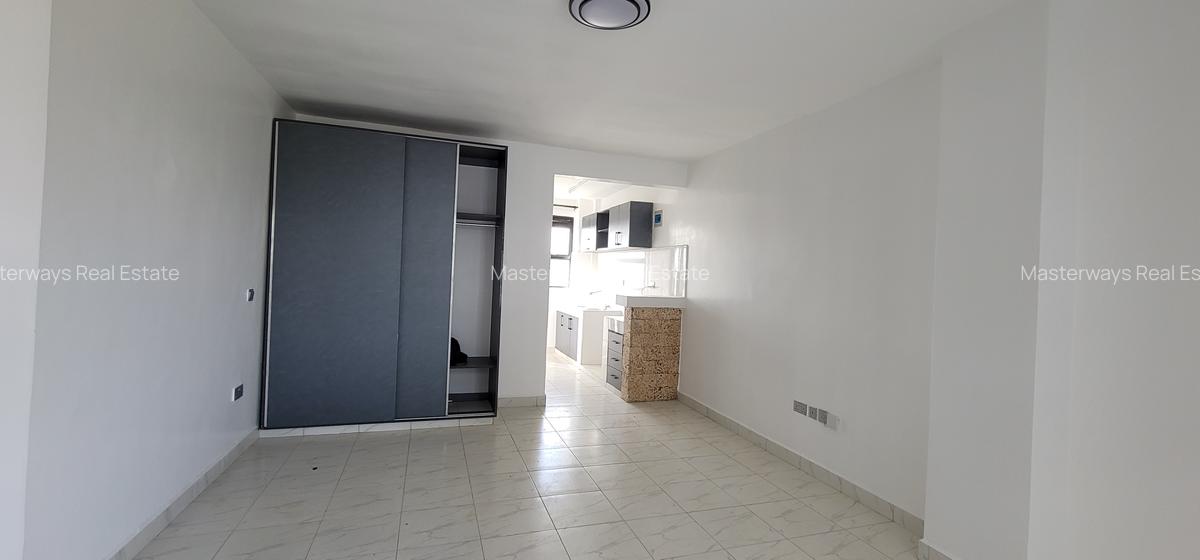 1 Bed Apartment with En Suite at 87 Mall - 14