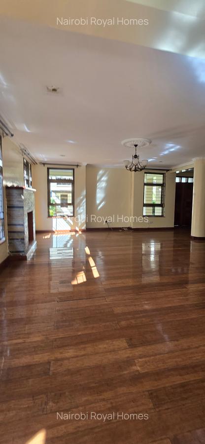 6 Bed Townhouse with En Suite at Lavington Green - 17