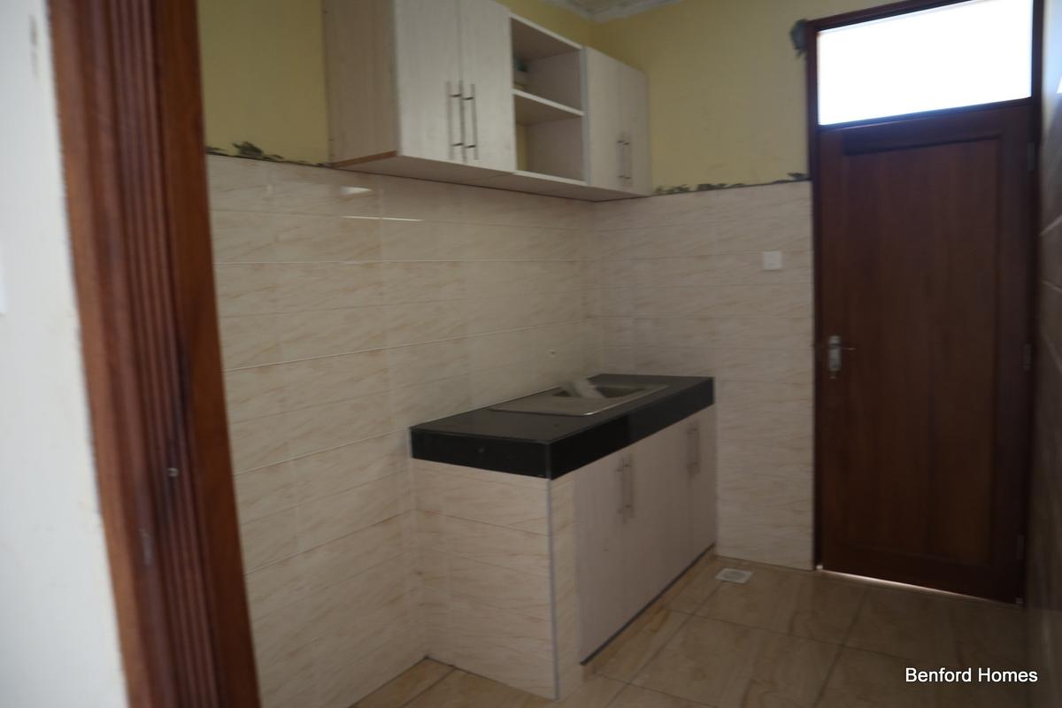 2 Bed Apartment with En Suite in Mtwapa - 5