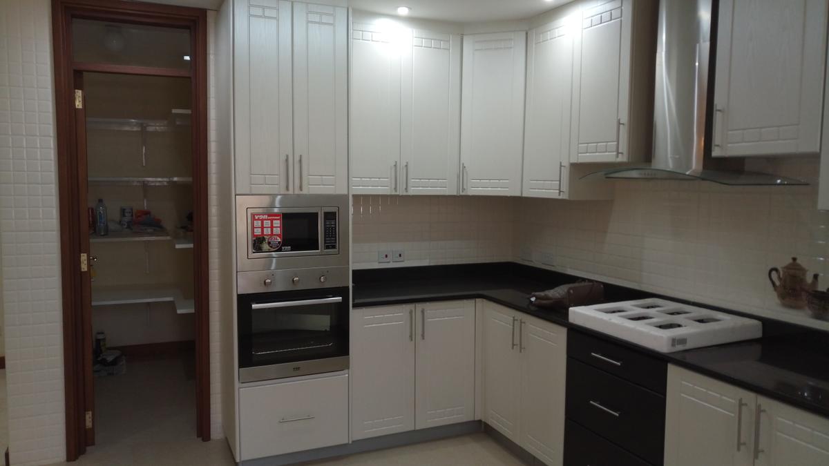 3 Bed Apartment with En Suite at Parklands Estate - 12