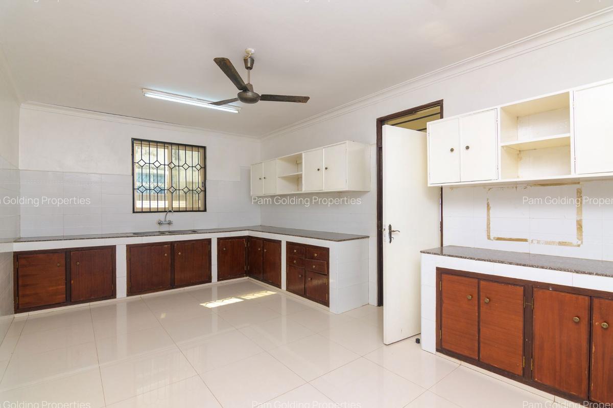 4 Bed Townhouse with En Suite in Shanzu - 7