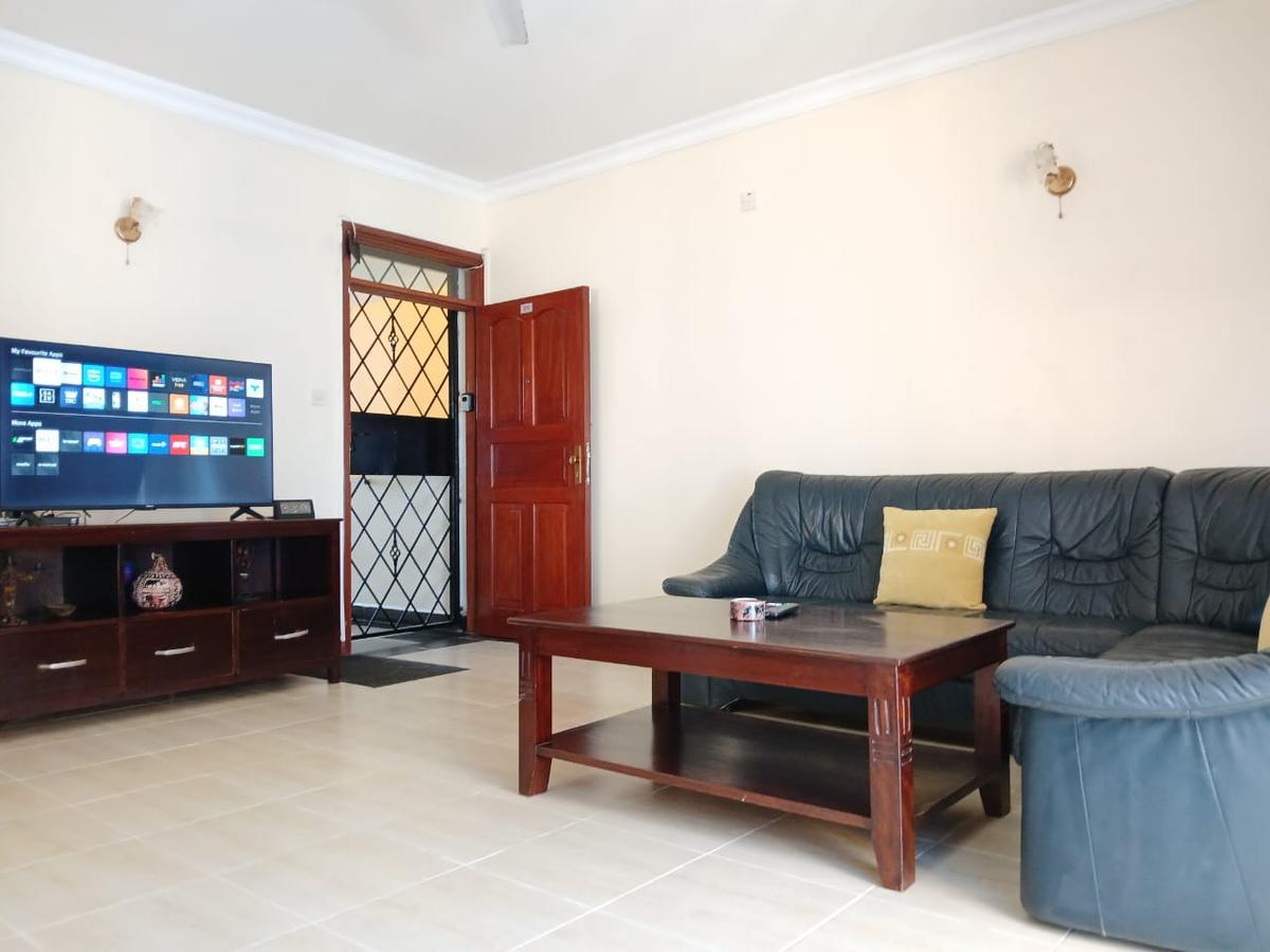 Serviced 1 Bed Apartment with En Suite in Nyali Area - 16