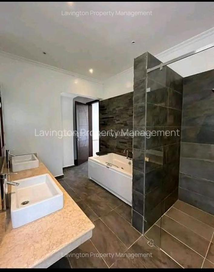 4 Bed Townhouse with En Suite at Lavington Green - 9