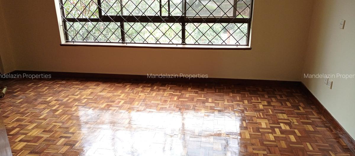 4 Bed Apartment with En Suite at Brookside Drive - 11