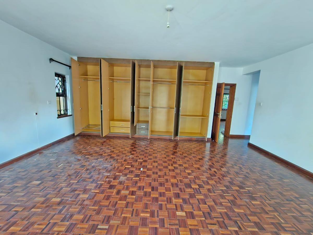 4 Bed Townhouse with En Suite in Lavington - 13