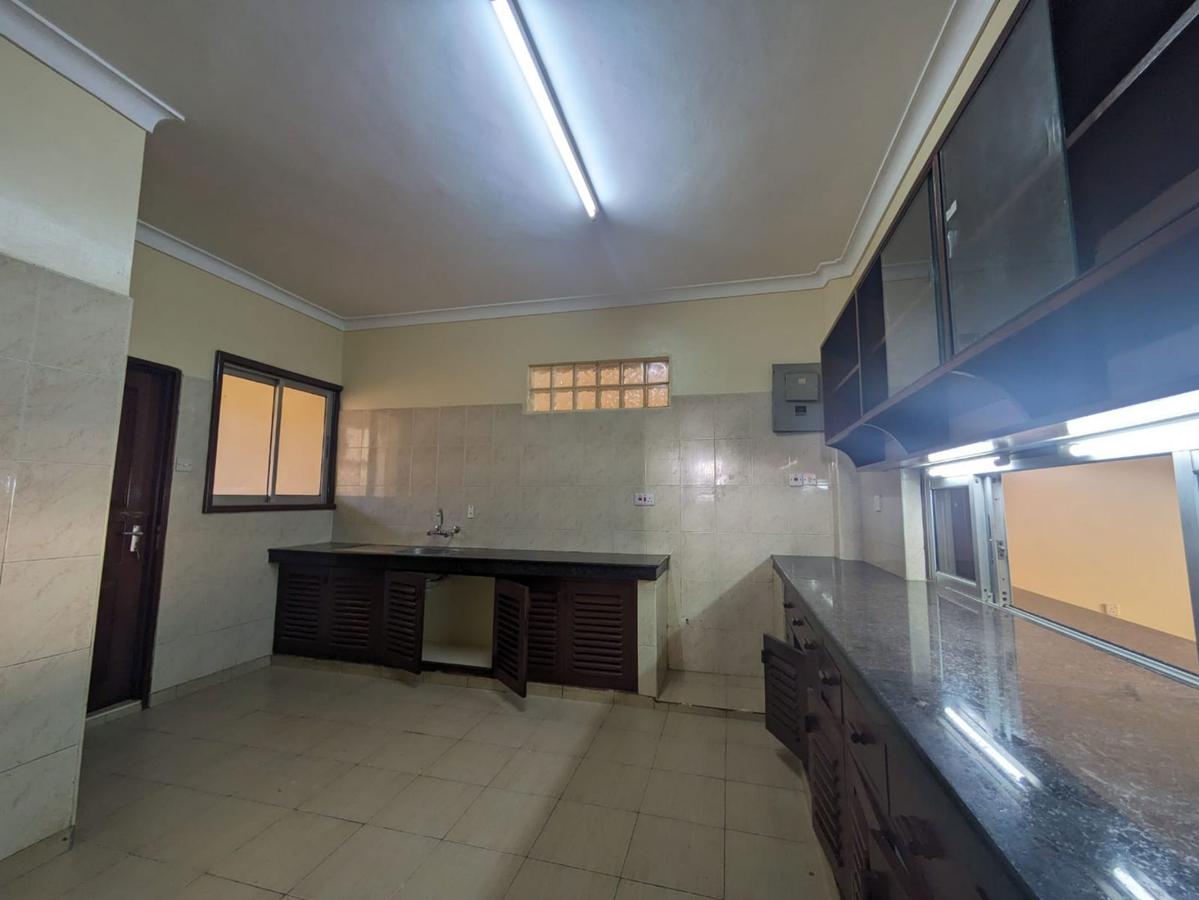 3 Bed Apartment with En Suite in Nyali Area - 3