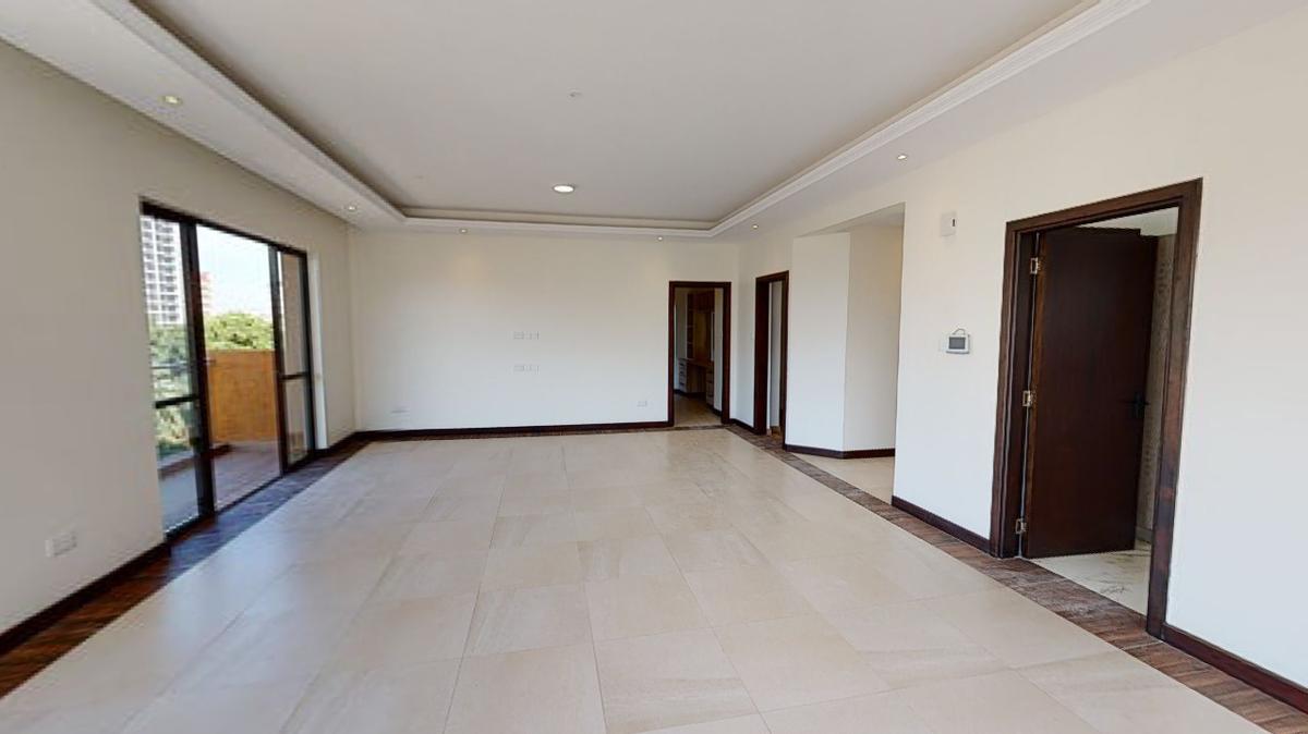 3 Bed Apartment with En Suite in Parklands - 6