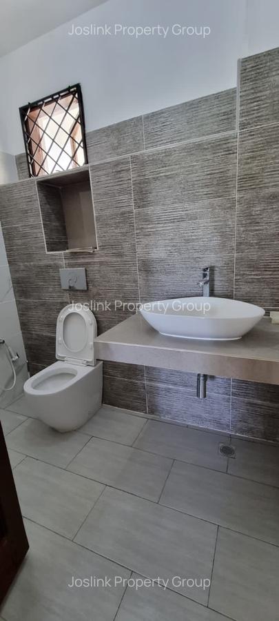 Serviced 4 Bed Apartment with En Suite in Nyali Area - 17