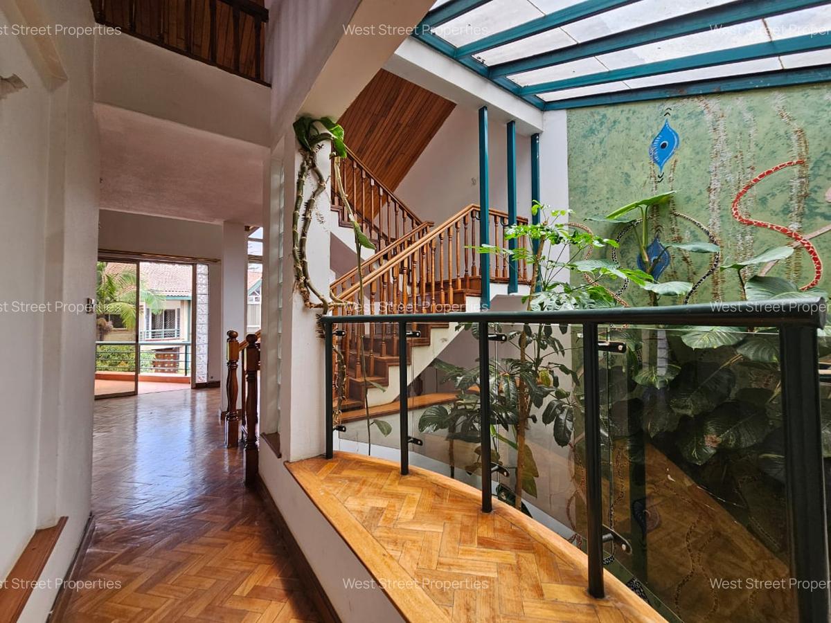 5 Bed Townhouse with En Suite at Kilimani - 8